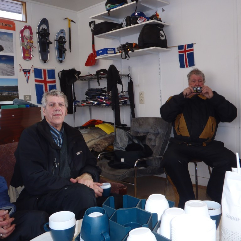 Ferðin endaði í kaffi í boði Sigga Bald sem gerði það ekki endasleppt við okkur.
