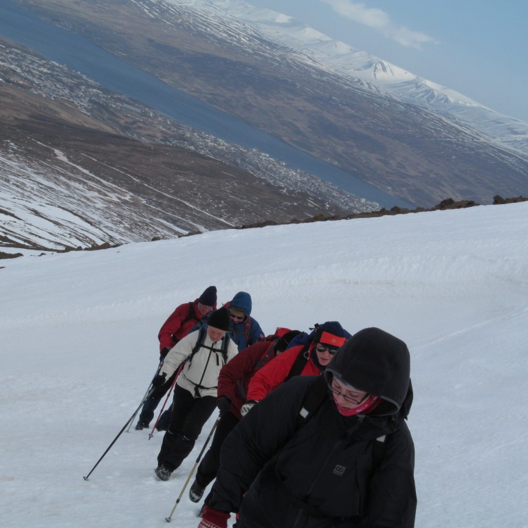 Gengið upp í Snægil.