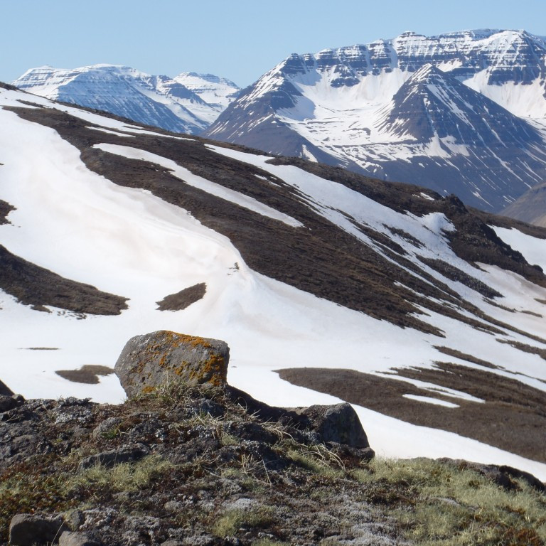 Almenningsfjall, Krosshólsfjall, í skálinni er Gloppufjall.