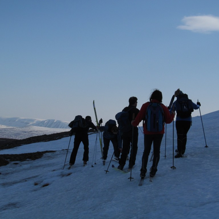Hér var hætt við Þelamerkurferð og ákveðið að fara upp Krossastaðadal að Harðarvörðu.