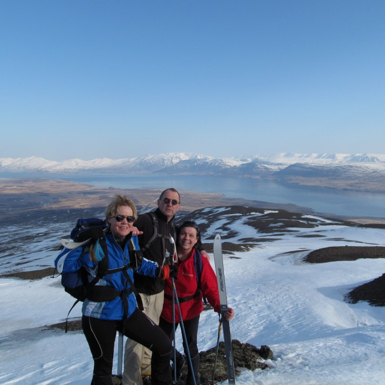 Elín, Konráð,og Anne María,með mikla fjallasýn í bakgrunni