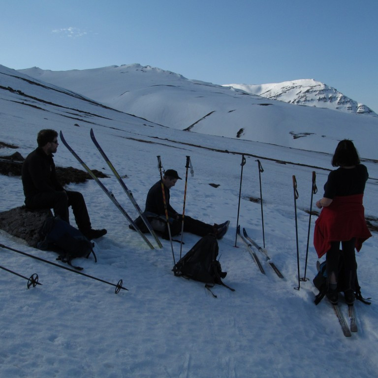 Nestispása áður enn farið er ofan í Krossastaðadal.