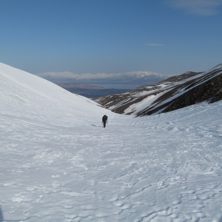 Kaldbakur og Blámannshattur í baksýn.