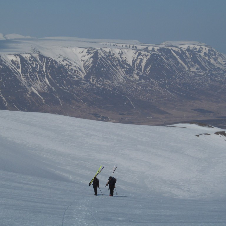 Frímann og Brynleifur með Möðruvallafjall og Reistarárfjall í bakgrunni.