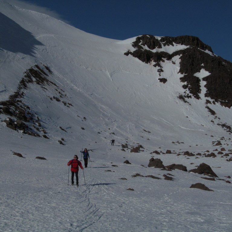 Brekkan bratta í baksýn.