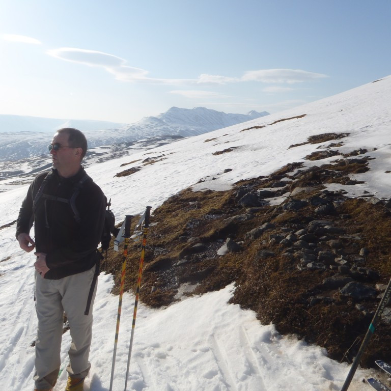 Konráð Gunnarsson. Súlur í baksýn.