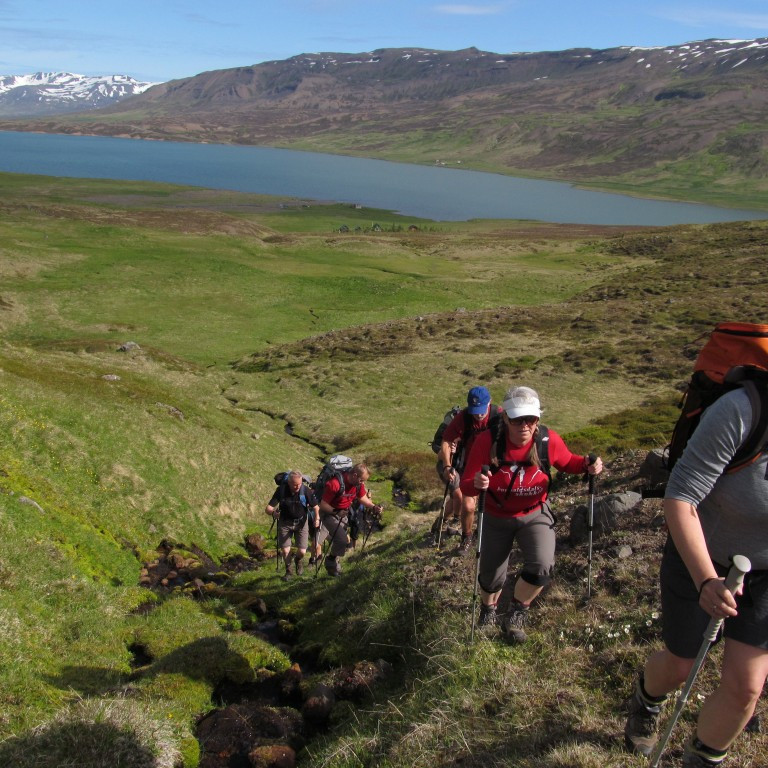 Gengið inn Tungudal.