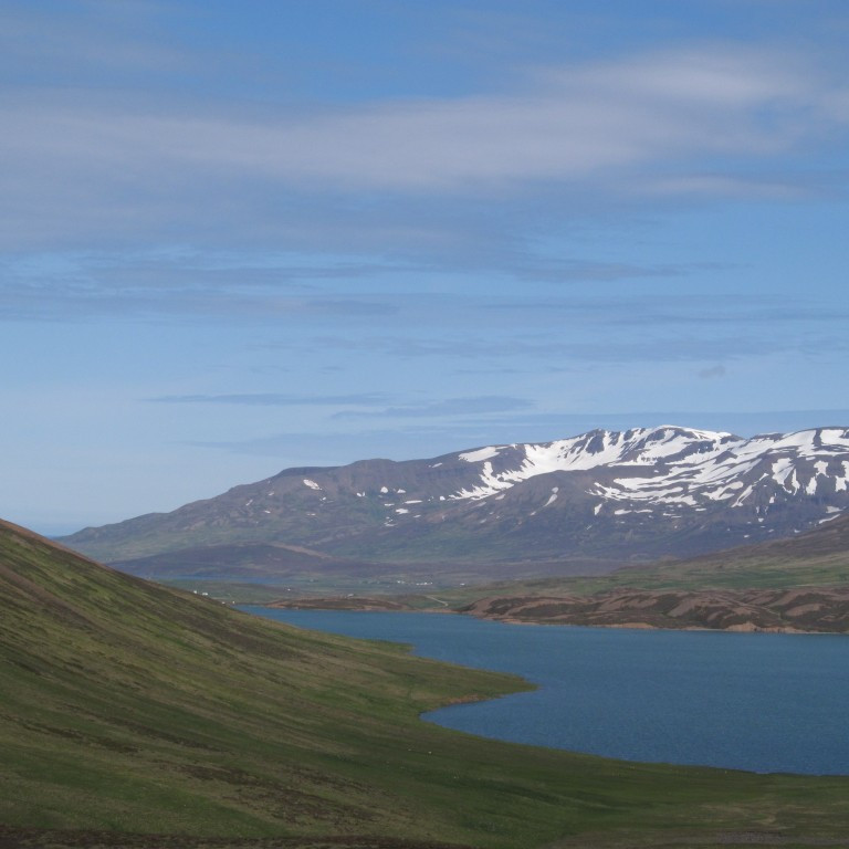 Siglufjarðarfjöll í fjarska.