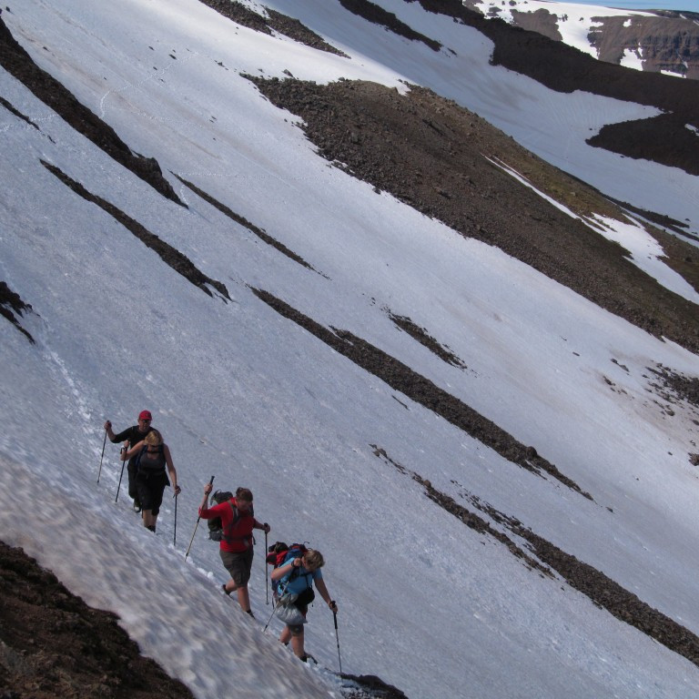 Þveruðum Hrafnsdalinn.