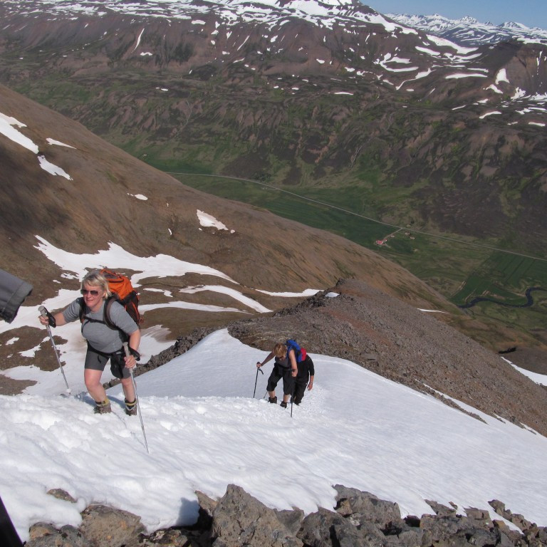 Brattur kafli ofarlega í Miðhyrnunni.