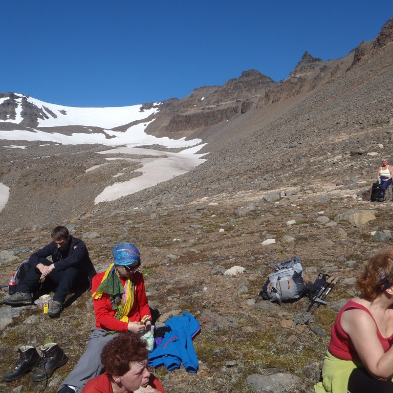 Toppurinn blasir við