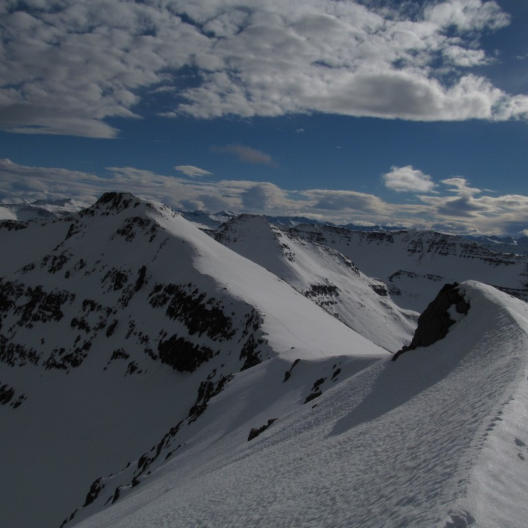 Þverfjall og Bangsahnjúkur séð frá Vatnsendahnjúk.