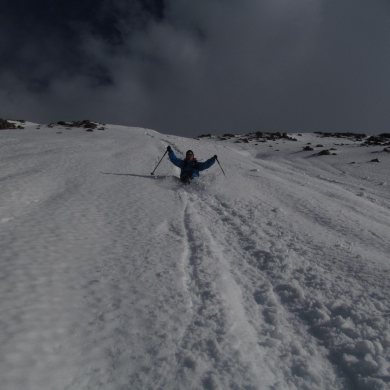 Renndum okkur langa leið á rassinum niður af Vatnsendahnjúk.