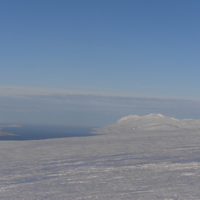 Horft til norðurs, Hrísey blasir við