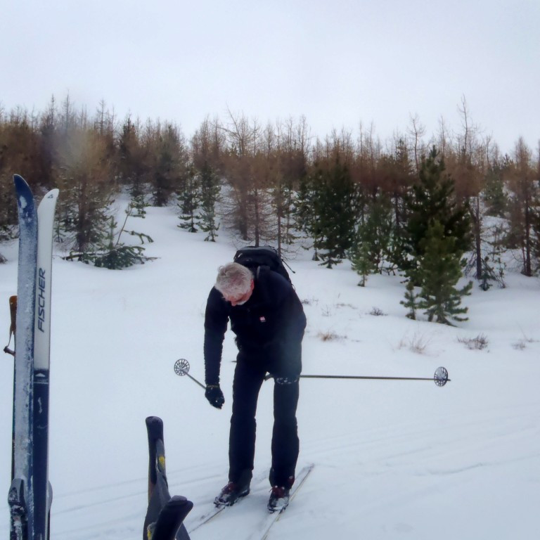 Kominn niður að veg.