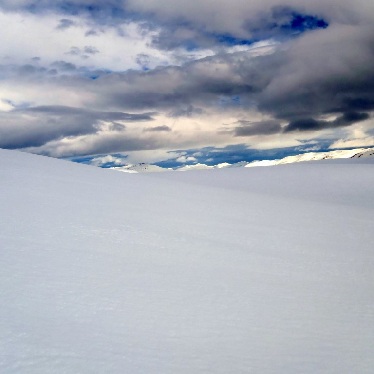 Dökk ský gengu yfir.