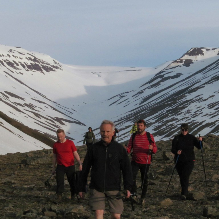 Kominn í Bryðjuskál,botn Þverárdals í baksýn.