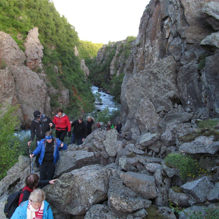 Fikrað sig yfir skriðuna.