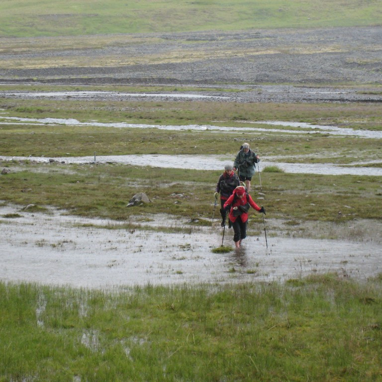 Vaðið yfir Kolbeinsdalsá.