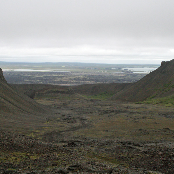 Horft fram úr Seljahjallagili til Grænavatns (t..v.) og Mývatns.