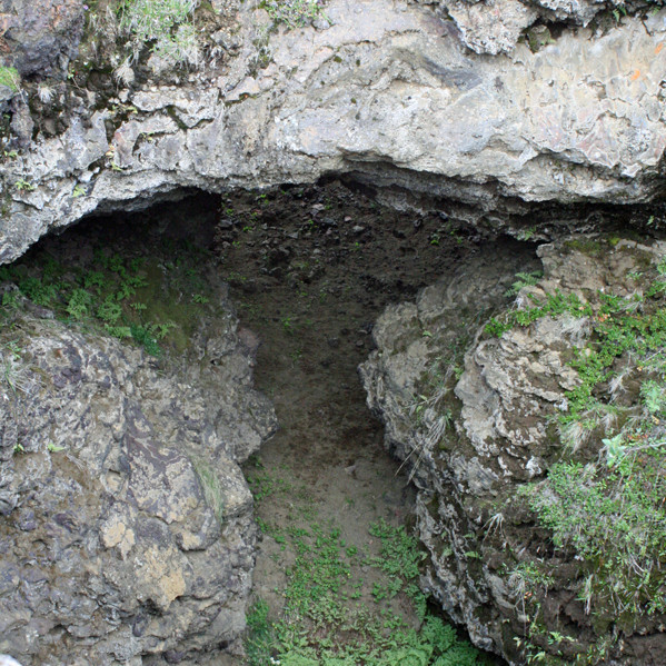 Afrennsli syðsta gígsins í Þrengslaborgum er í afar djúpt jarðfall.