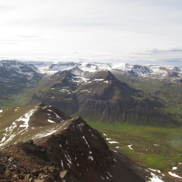 Hvarfdalur. Móafellshyrna. Einstakafjall og Móafellsdalur í baksýn.