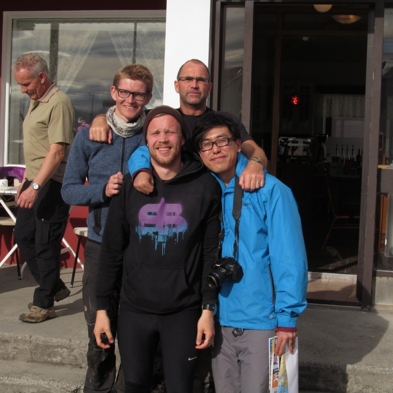 Allir kátir á Kaffi Klöru.