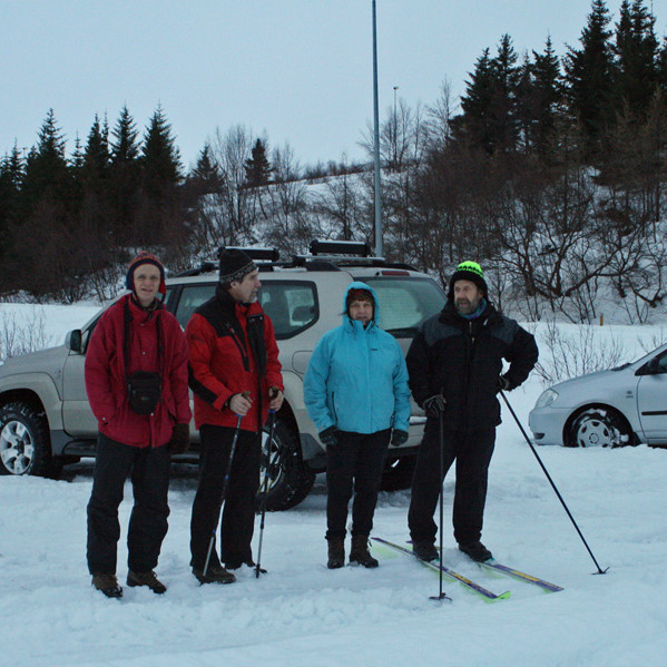 Lagt upp frá bílastæðinu neðan við Brunná.