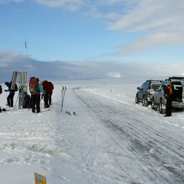 Lagt upp í skíðagönguna frá hringveginum á Mývatnsfjöllum.
