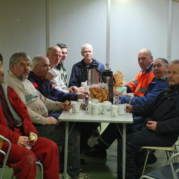 Vaskur hópur skálasmiða í morgunkaffi þ. 22.02.14.