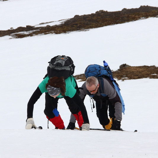 og Halldór frylgir fast á eftir.