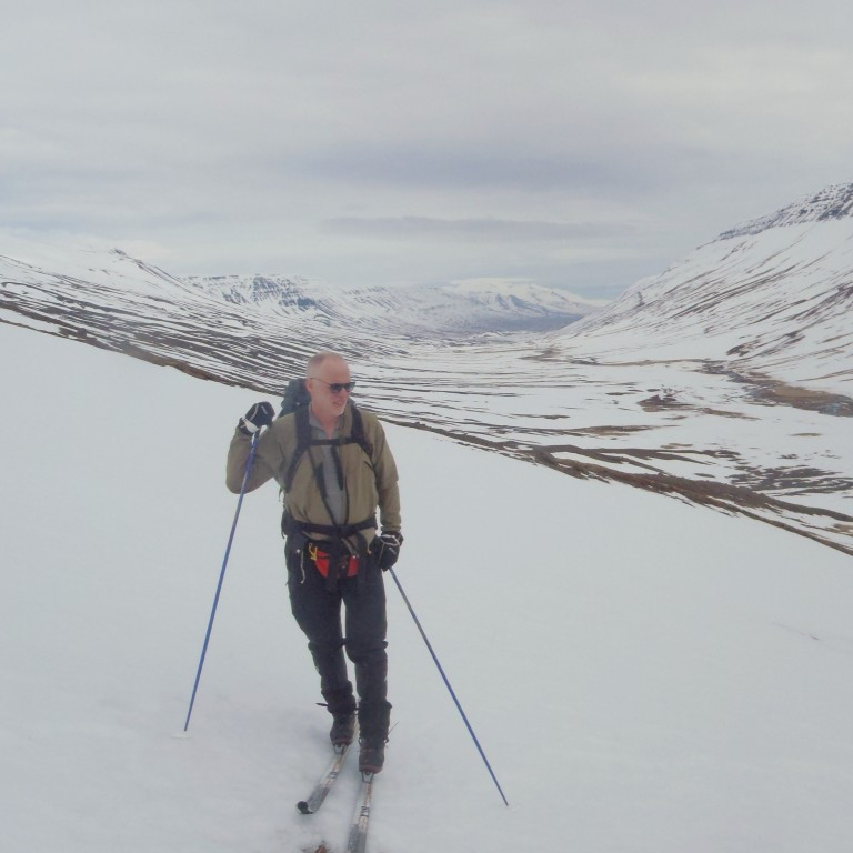 Vignir að puða upp Hákarlatorfuna
