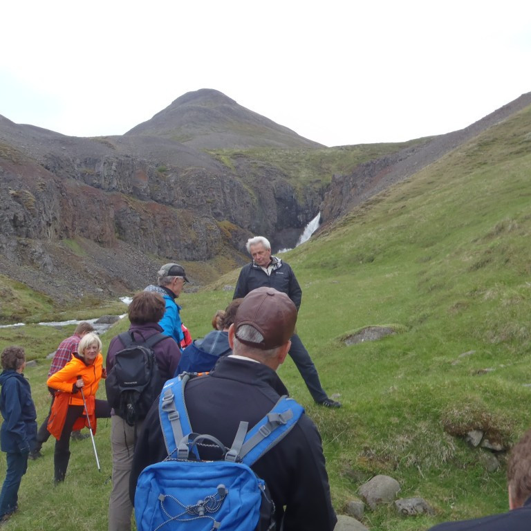 Gísli að segja frá.