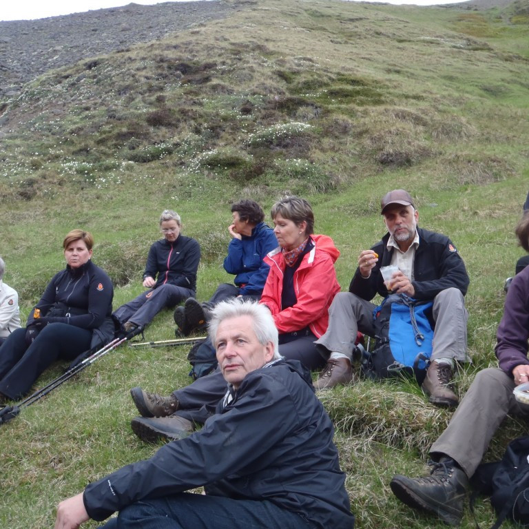 Gylfi lýsir byggingu og verklagi grjótgarðs sem er á milli Syðri og Ytri-Tunguá hlaðinn af Halldóri bónda á Dagverðartungu kringum 1870.