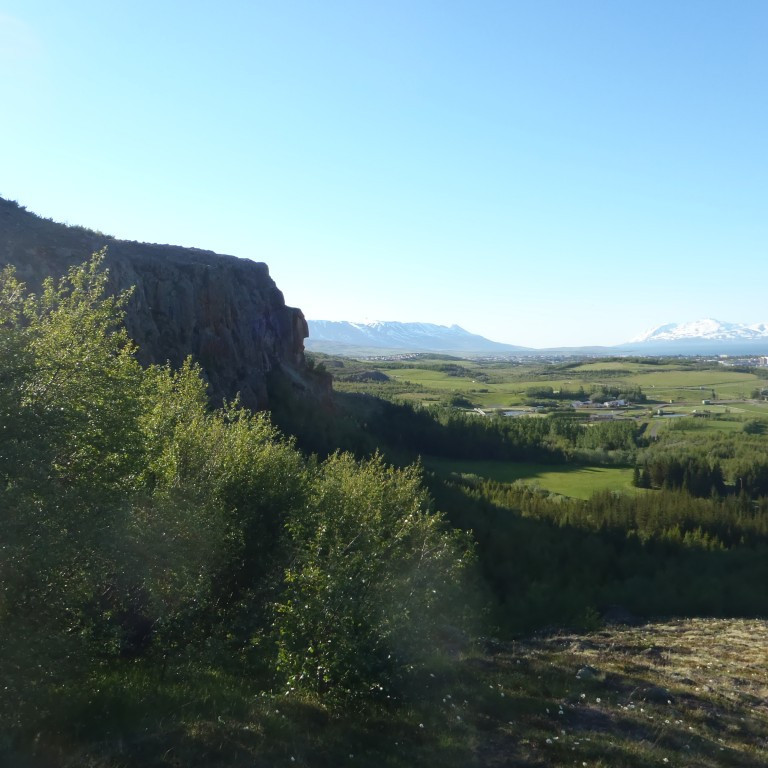 Gengið var upp Kjarnakamb, Arnarklettur