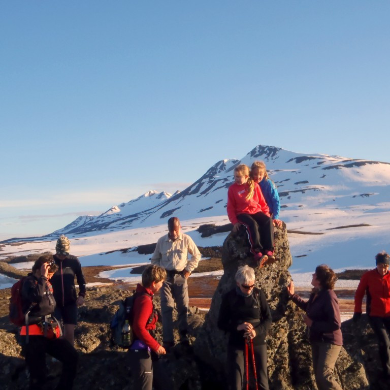 Steinmenn Súlur í baksýn