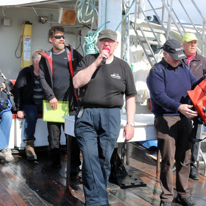 Steini p (Þorsteinn Pétursson býður fólk velkomið og farið yfir öryggisatriði