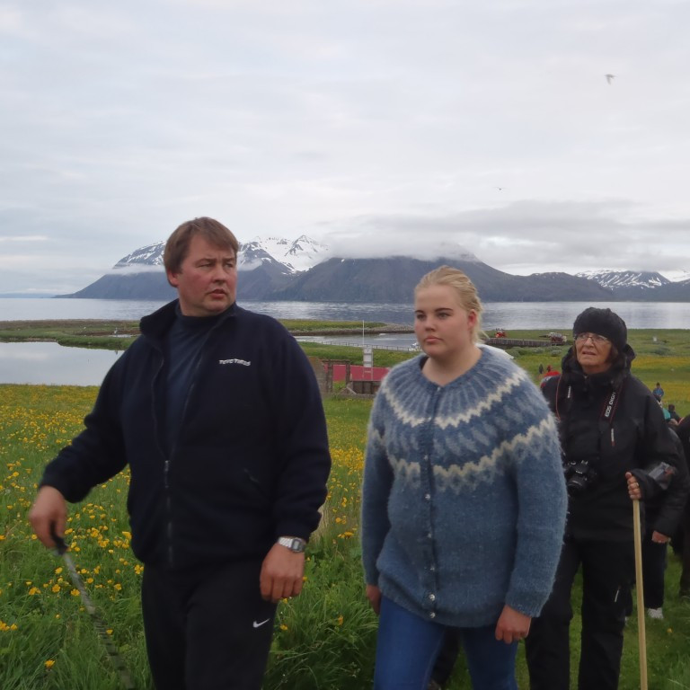 Ingvar Sveinbjörnsson fræddi okkur um sögu eyjarinnar og íbúa hennar.