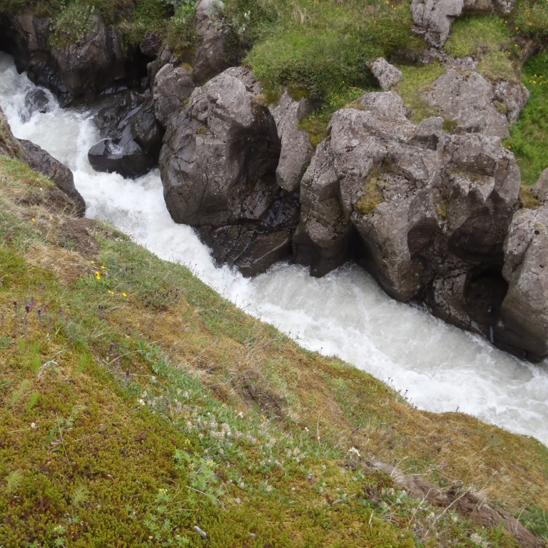 Skessukatlar viðTröllahyl