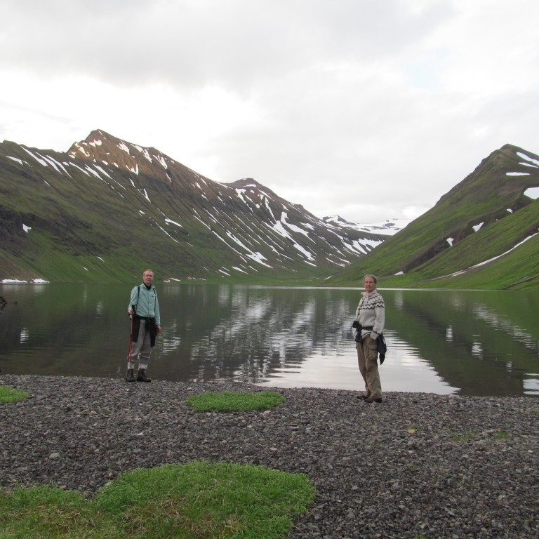 Hjónin í fjörunni.