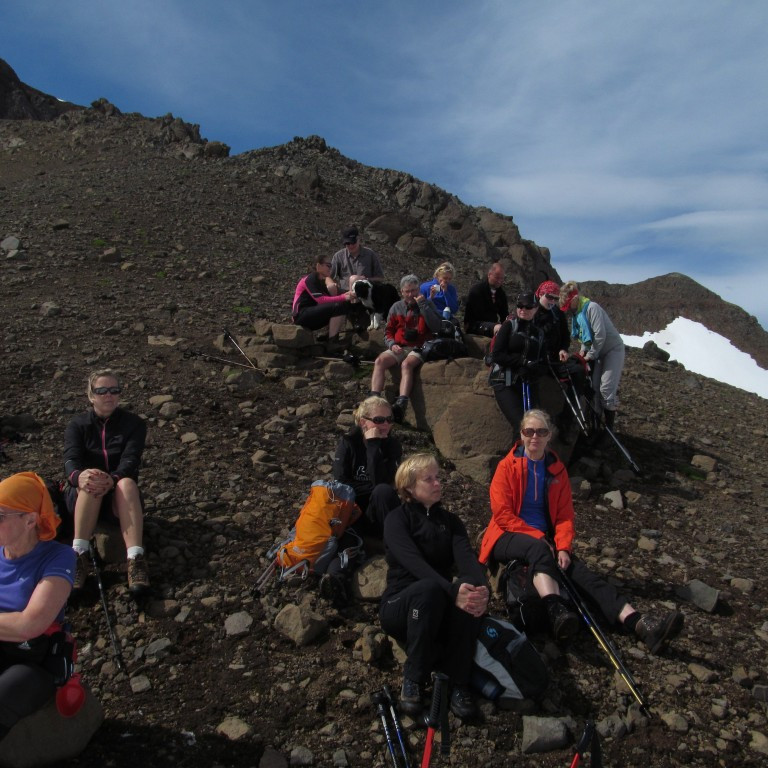 Hvíld fyrir uppgöngu á Bangsahnjúk.