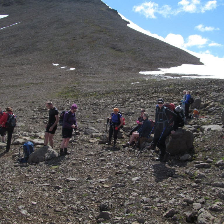 Kominn í skarðið á milli Bangsahnjúks og Þverfjalls.