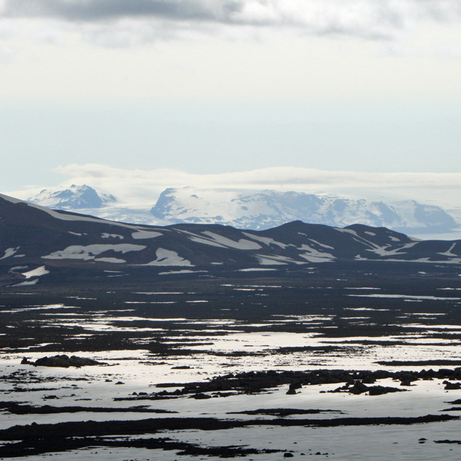 Á Jónsskarði: Horft suður yfir Öskju til Kverkfjalla.