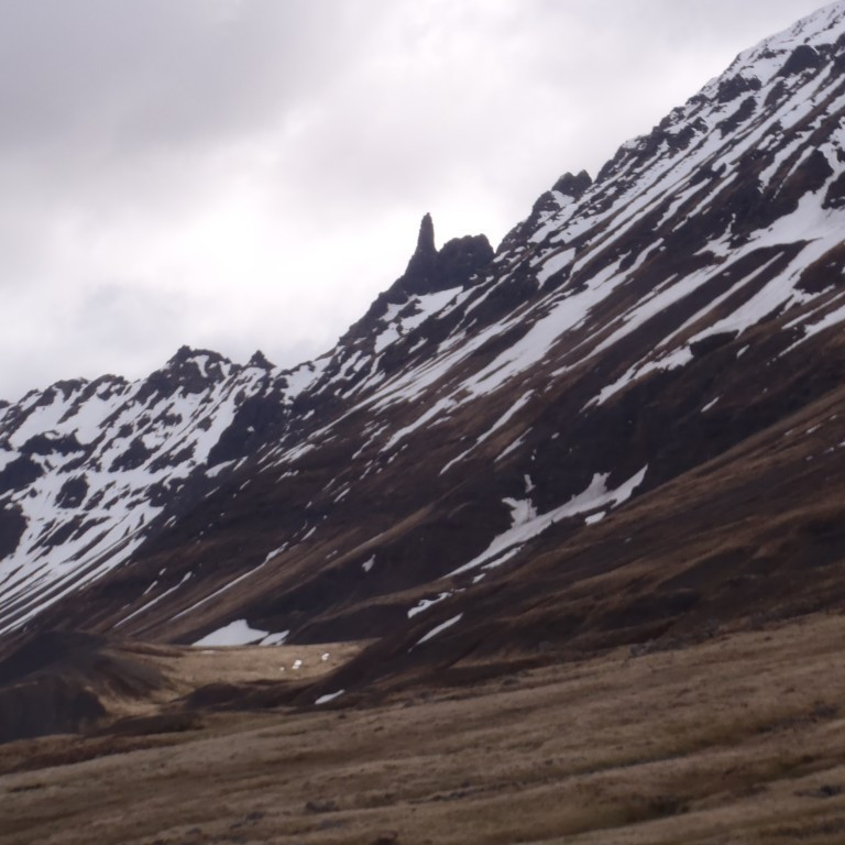 Hraundrangi. Líkist Hallgrímskirkju