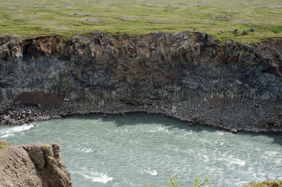 Stuðlaberg norðvestan á Þingey við Skjálfandafljót