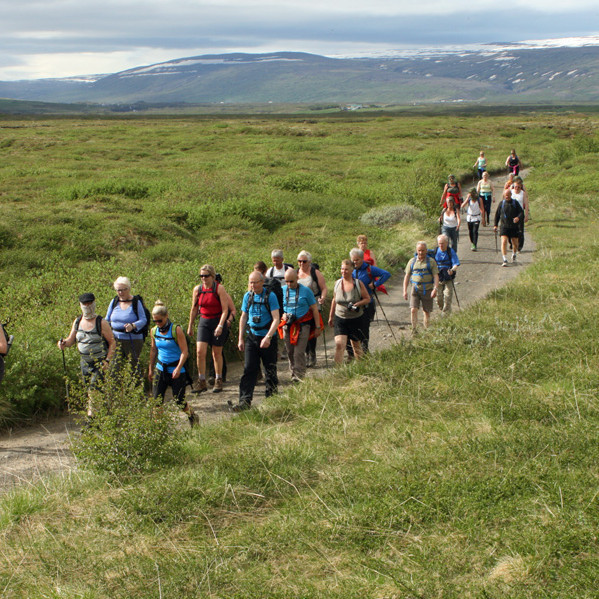 Gengið frá Fremstafelli norður að Barnafossi