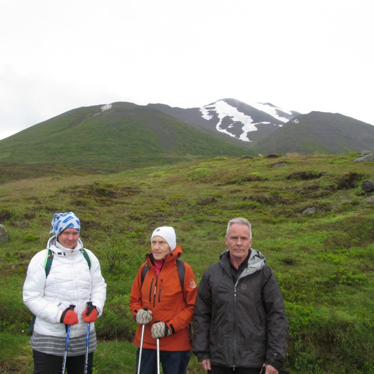 Lagt á Karlsárfjall frá Karlsá.