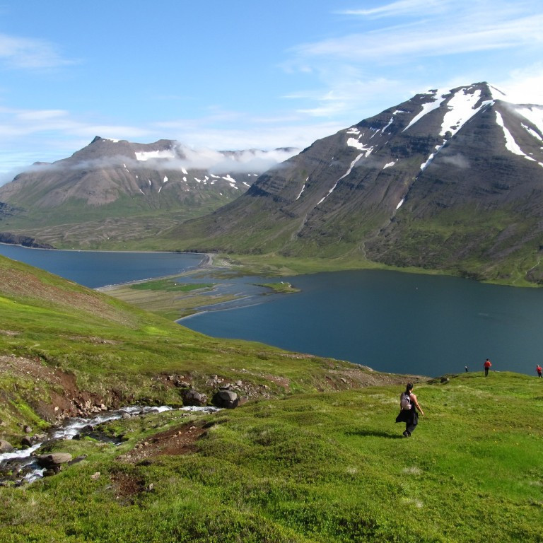 Víkurbyrða, Víkurhyrna og Héðinsvatn í baksýn.