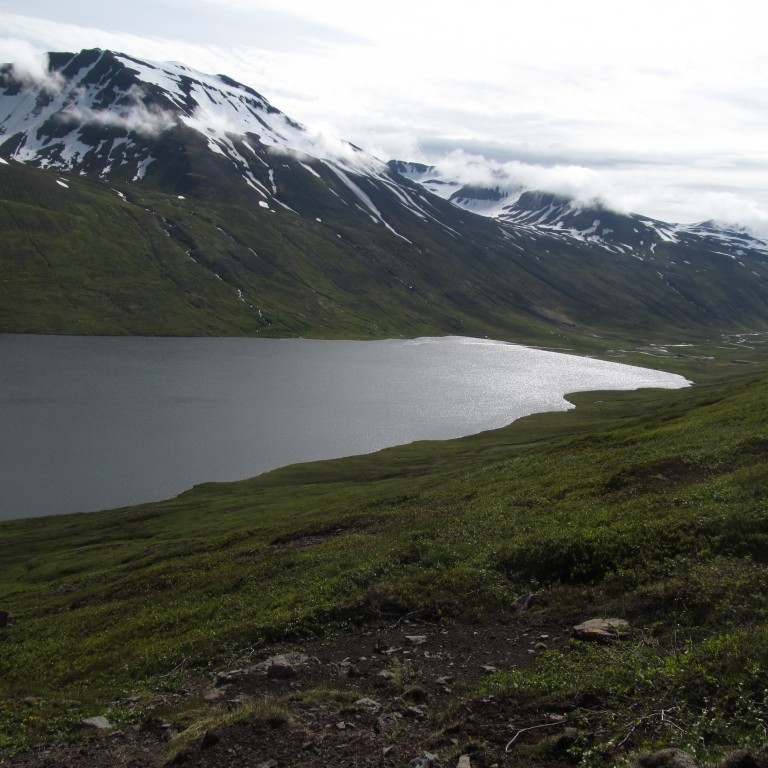 Horft inn Héðinsfjörð. Vatnsendahnjúkur í baksýn.