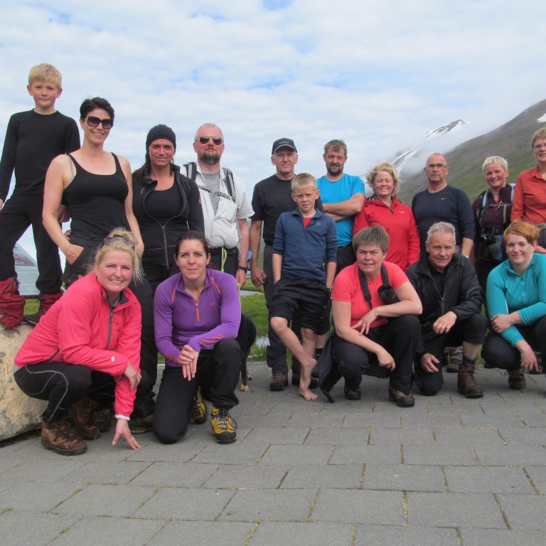 Sæl og kát með góða ferð.